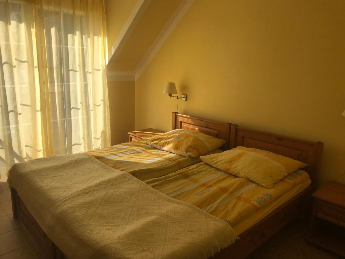 Pod Delfinem Rewal Apartment Luaran gambar