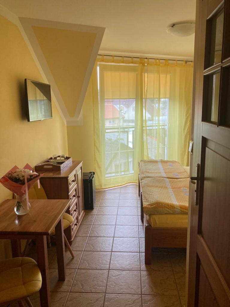 Pod Delfinem Rewal Apartment Luaran gambar