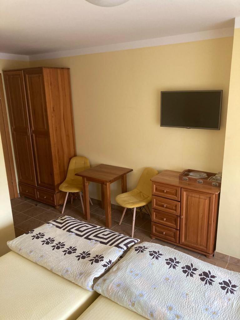 Pod Delfinem Rewal Apartment Luaran gambar