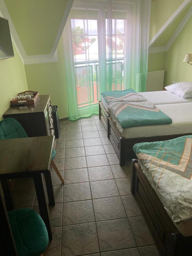 Pod Delfinem Rewal Apartment Luaran gambar